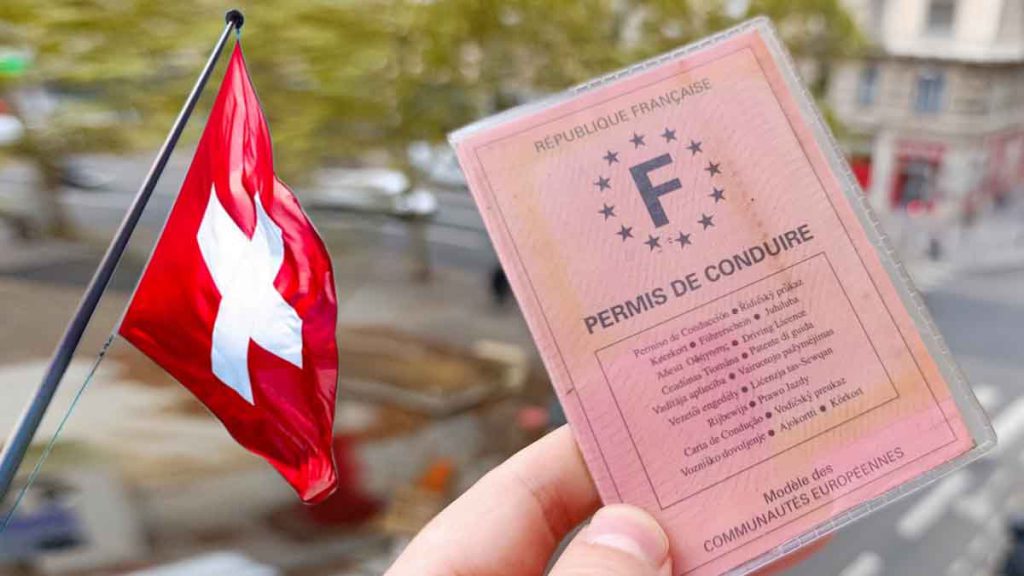 Fin du permis papier en Suisse : impact pour les Français en 2025