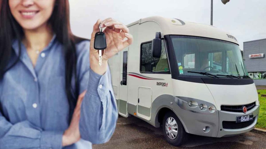 Camping-car intégral 2025 offrant un confort de vie unique avec un design spacieux et moderne, idéal pour les voyageurs exigeants.
