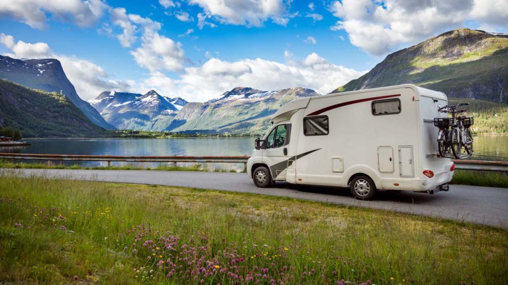 Voyager en Camping-Car en 2025 : Les Nouvelles Règles à Connaître en Europe