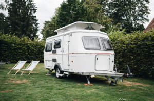 Mini, pliante, surbaissée ou rigide : la caravane idéale existe, voici comment la choisir !