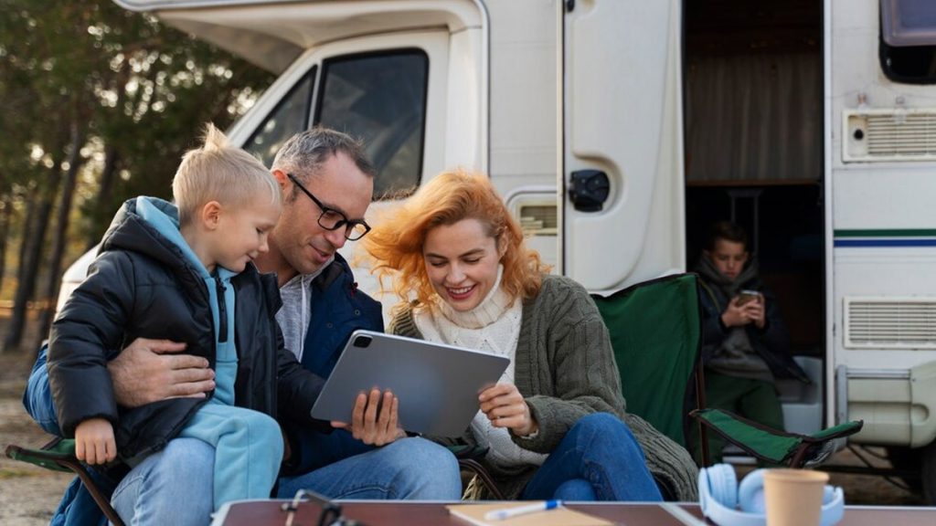 Check-list essentielle : tout ce qu’il vous faut pour un voyage en camping-car sans accroc !