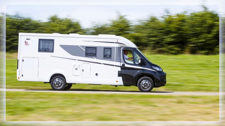 Rapido C86 Night Edition, camping-car profilé compact et confortable, voyage en camping-car.