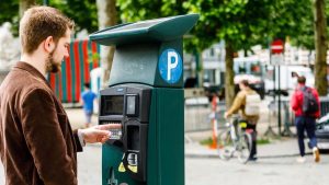 Stationnement : ces petites astuces d'automobilistes pour éviter une note trop salée