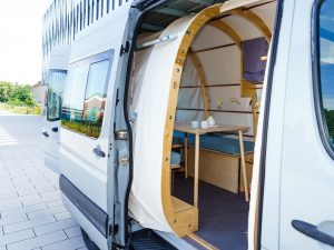 Vanlife : après la tente de toit, voici la nouvelle tente idéale pour votre van aménagé !