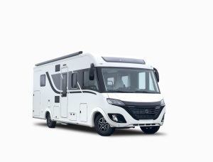Carrosserie camping-car eterna revêtue de polyester. Un matériau qui se veut résistant à la grêle, aux rayures de branches et aux projections.