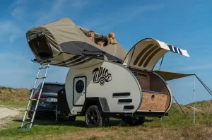 Mini-caravane TipTop : modèle d’occasion fabriqués en France avec tente de toit gonflable avec couchage de 135 × 200 cm 