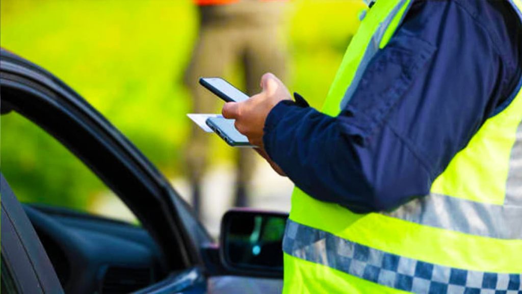 Contrôle routier en 2025 : ce document obligatoire pour éviter les ennuis – l’avez-vous ?