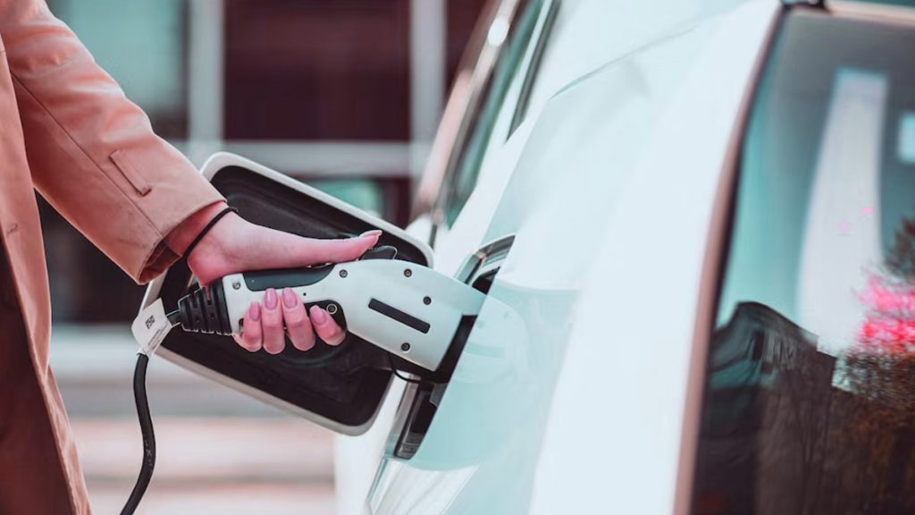 Facturé presque 1 200 € pour une recharge électrique en Espagne, cet automobiliste porte plainte