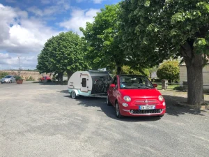 La mini-caravane Ikkopa est tractable par la plupart des voitures