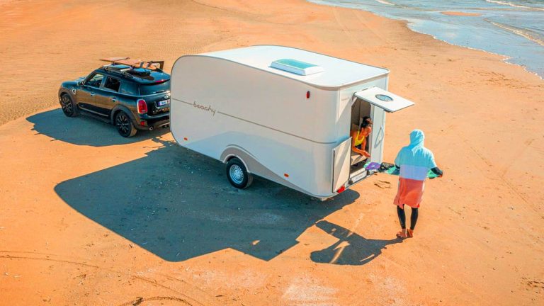 Mini caravane Beachy 420 : design rétro, confort moderne et seulement 800 kg à tracter