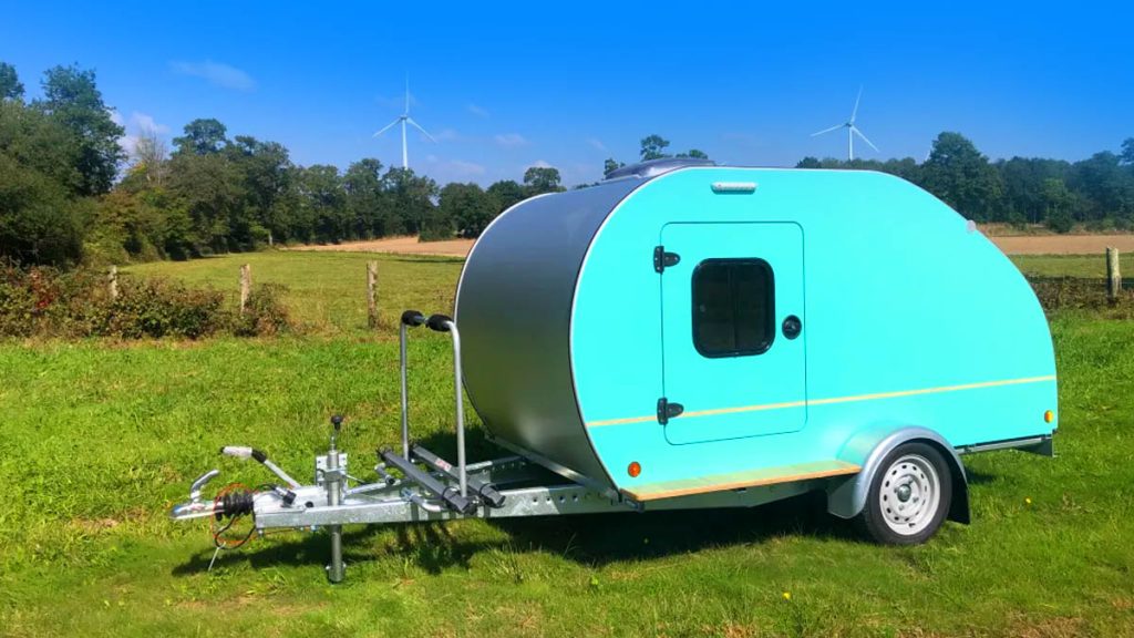 Moins de 500 kg, un confort bluffant et un style unique : la mini-caravane bretonne Ikkopa a tout bon !