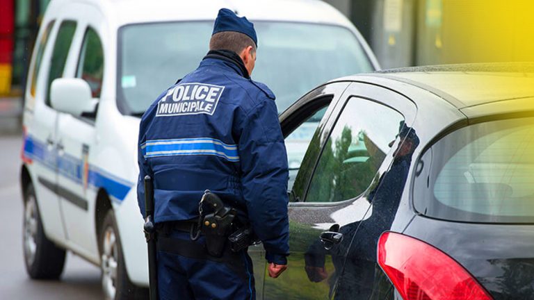Stationnement : ces 7 règles surprenantes peuvent vous coûter cher (et vous ne le savez pas)