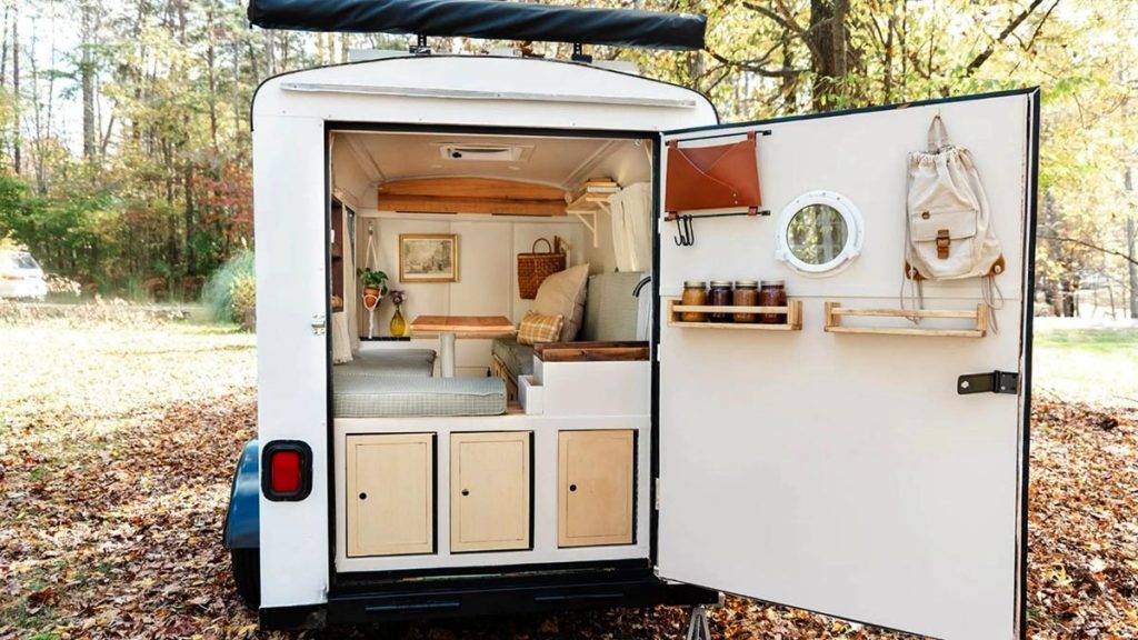 Transformer une vieille remorque en mini caravane de rêve — Ramblenook l’a fait, et c’est génial !