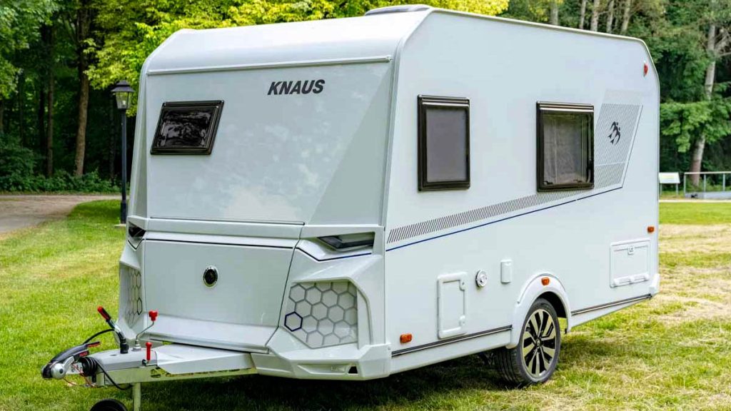 Yaseo, la nouvelle caravane ultralégère de Knaus idéale pour les véhicules électriques