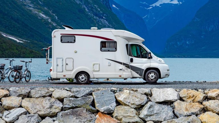 99 camping-cars verbalisés en une nuit à Étretat : info ou intox ?