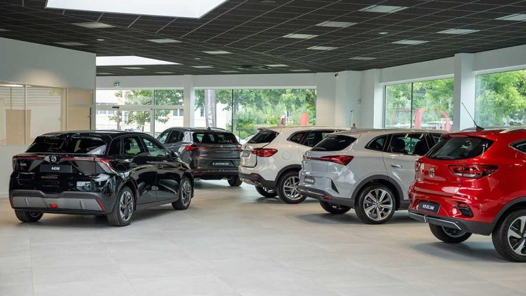 Acheter une voiture neuve moins chère qu’une occasion : jusqu’à 30 % d’économie, mais attention à ce piège