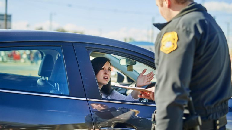 Automobiliste : cette erreur fréquente en sortant de votre voiture peut vous coûter 42 €