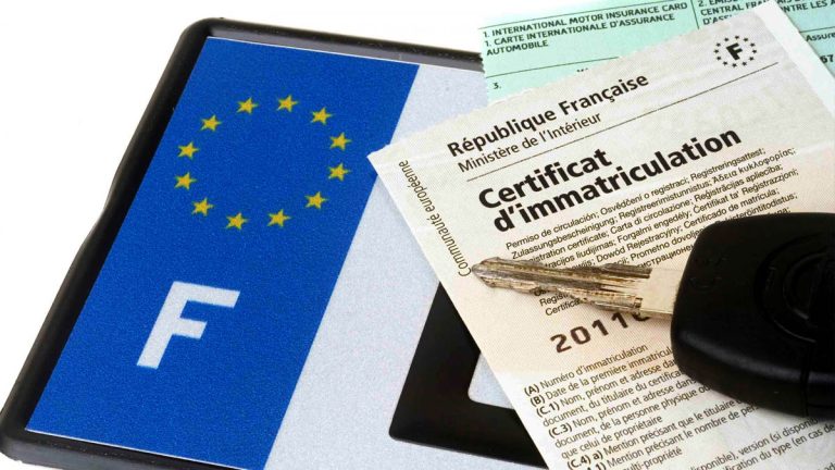 Carte grise : ce qui change en 2025 pour les automobilistes français, l’État promet plus de simplicité