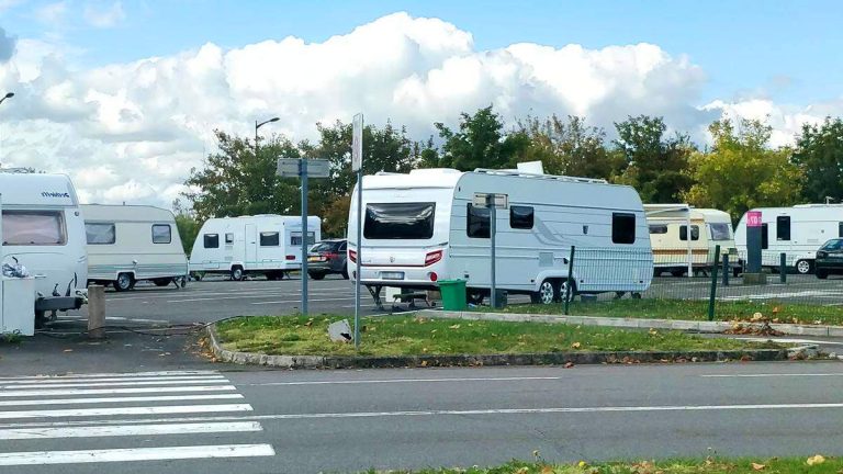 Charente-Maritime : 20 caravanes des gens du voyage s’installent sur un terrain scolaire, le cross des enfants reporté