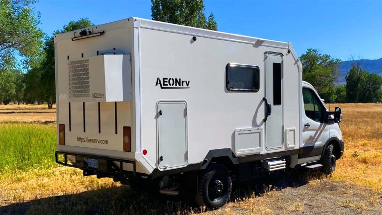 Hors réseau, mais tout confort : l’AEONrv, le camping-car idéal pour vivre en pleine nature