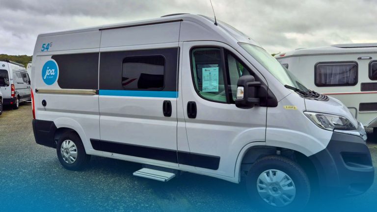 Moins de 60 000 € pour ce fourgon aménagé neuf avec lit double : une vraie bonne surprise