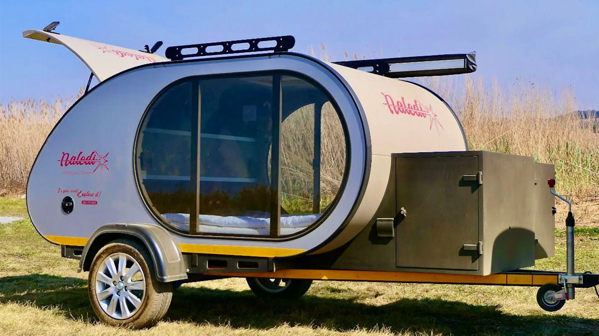 Naledi dévoile une caravane compacte et presque transparente : une petite révolution dans le monde du camping