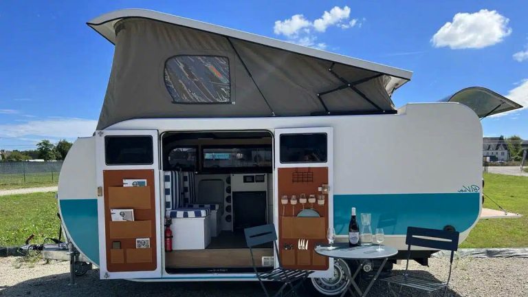Bivan de Bivoak : la mini-caravane compacte avec salle de bain et toit relevable à 33 700 € qui rivalise avec un van aménagé