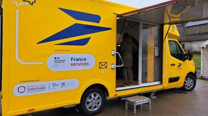 Cette caravane de La Poste arpente les 5 départements : à quoi sert-elle vraiment ?