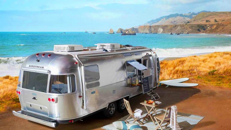 Cette caravane de luxe inspirée de Frank Lloyd Wright : entre tiny house design et van aménagé