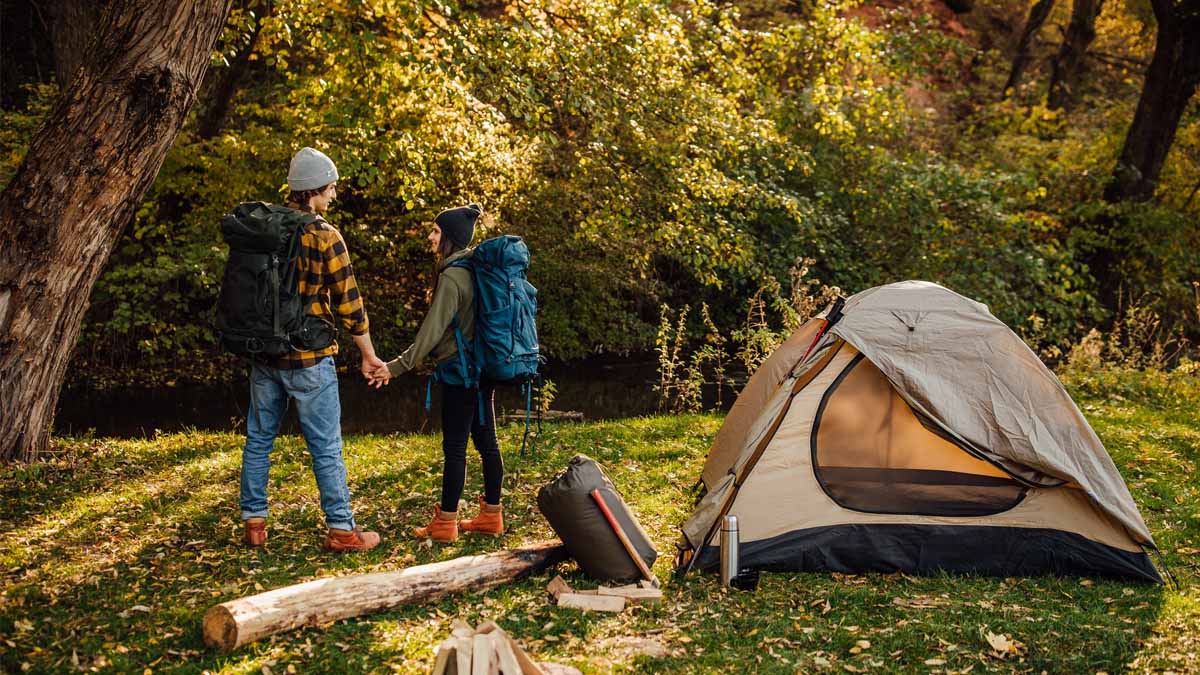 Crise immobilière : ils campent pour acheter des terrains à prix cassé
