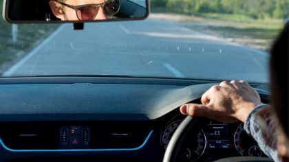 Été 2025 : les automobilistes doivent absolument avoir ceci en voiture pour éviter les accidents sur la route