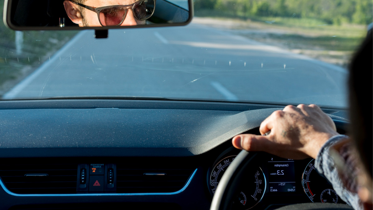 Été 2025 : les automobilistes doivent absolument avoir ceci en voiture pour éviter les accidents sur la route