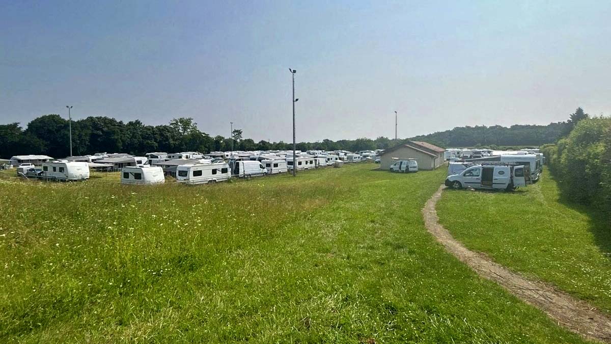 Isère : des gens du voyage forcent un stade, le maire blessé avec 15 jours d’ITT