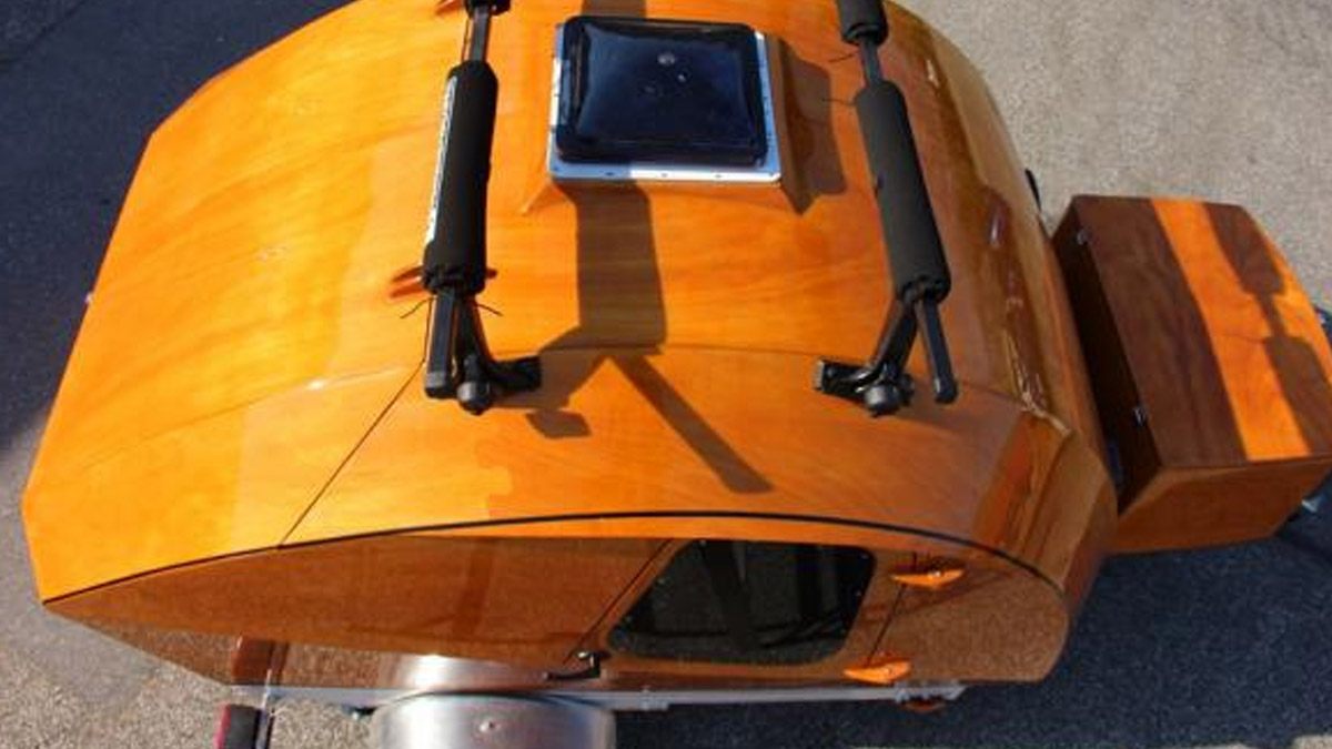 Mini-caravane Teardrop : un kit en bois à 3 300 € pour la construire soi-même facilement
