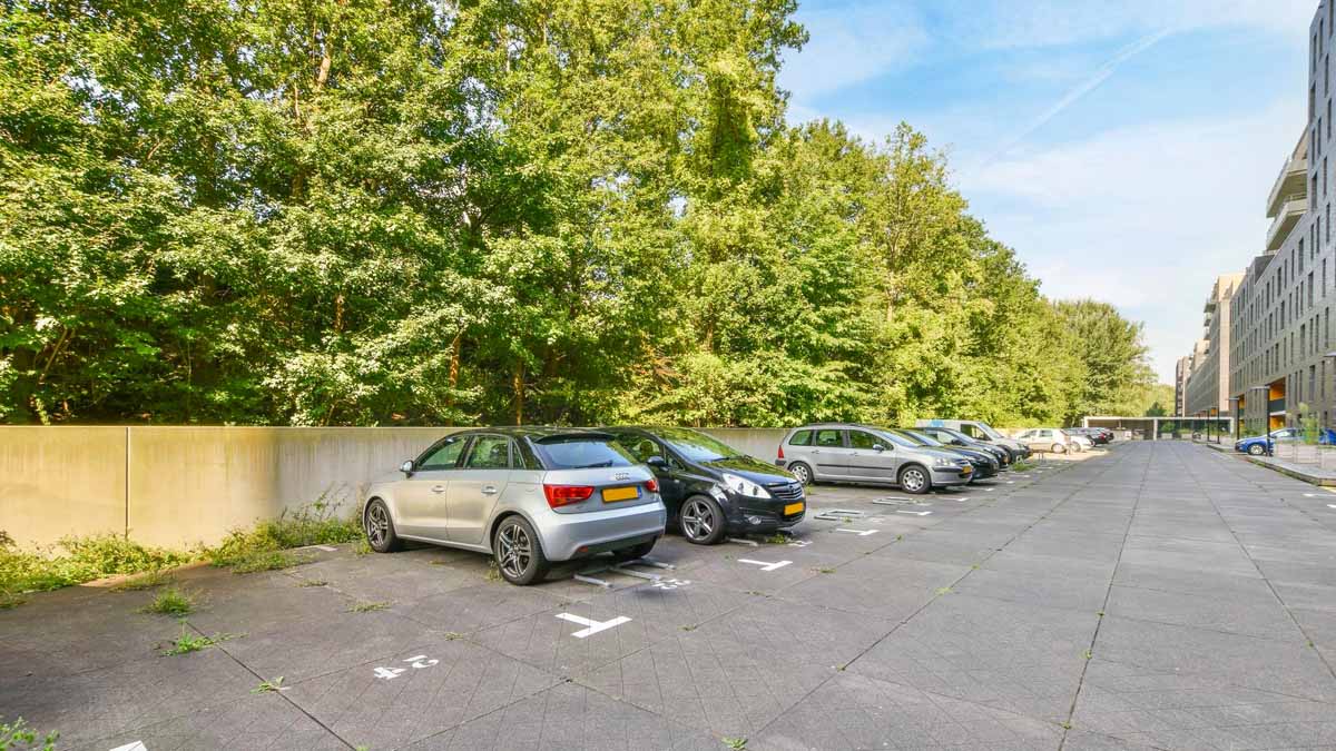 Place de parking occupée illégalement : voici comment faire enlever le véhicule (sans risquer d’ennuis)