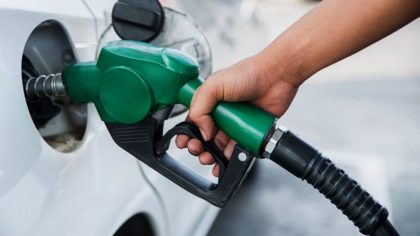 Plein de carburant : ce que vous risquez à dépasser le clic à la pompe
