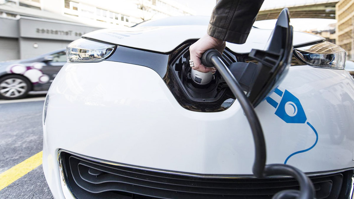 Voitures hybrides : les défauts que les concessionnaires ne vous diront jamais