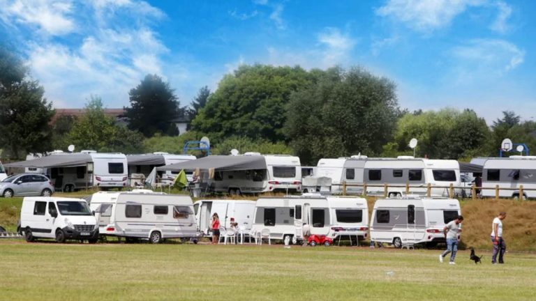 Après l’évacuation forcée des gens du voyage dans ce village des Yvelines, la maire craint une nouvelle occupation illégale