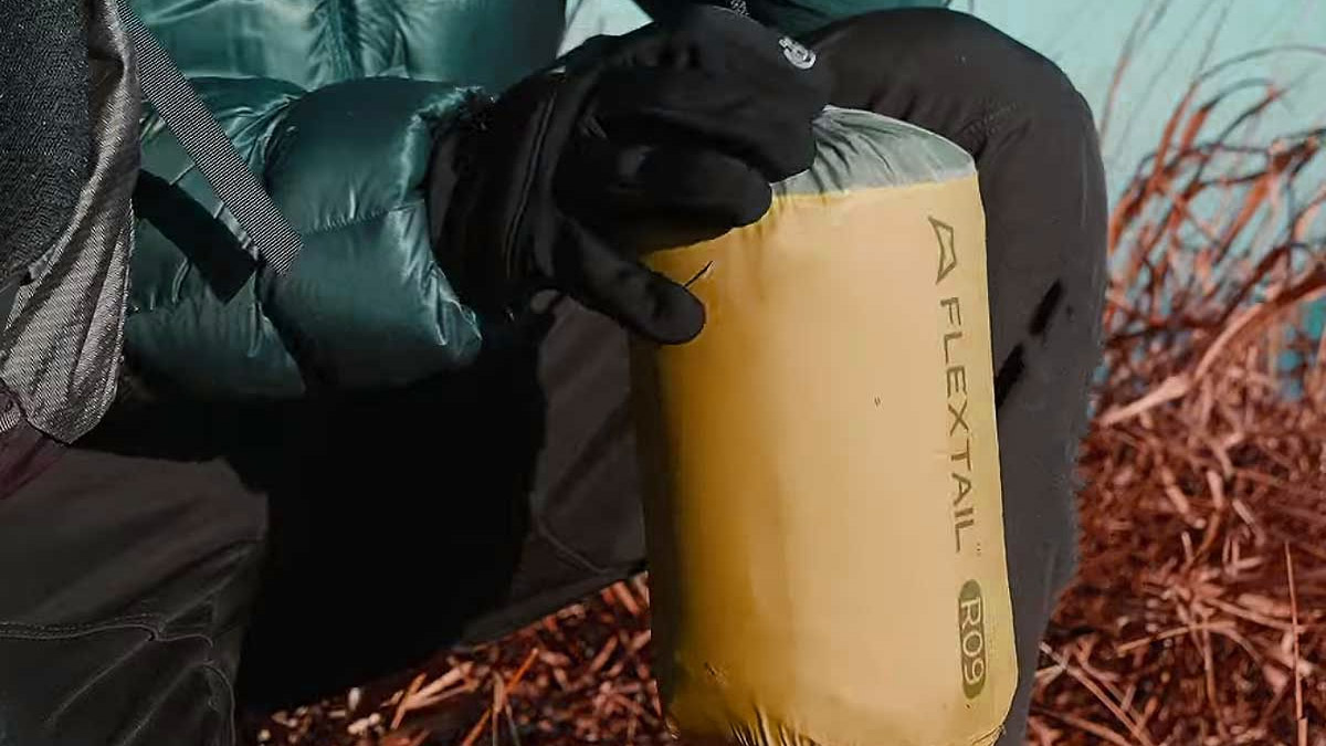 Camping : découvrez Flextail, le matelas auto-gonflant le plus léger au monde (moins de 500 g)