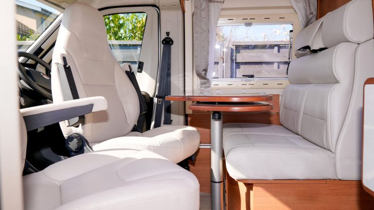 Comment rénover son vieux camping-car : toutes les astuces pour lui offrir une seconde jeunesse sans se ruiner