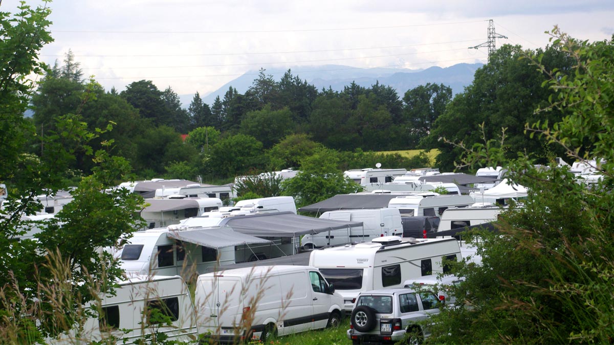 Des dizaines de caravanes des gens du voyage s’installent sans autorisation en région Sud : l’État hausse le ton en plein été