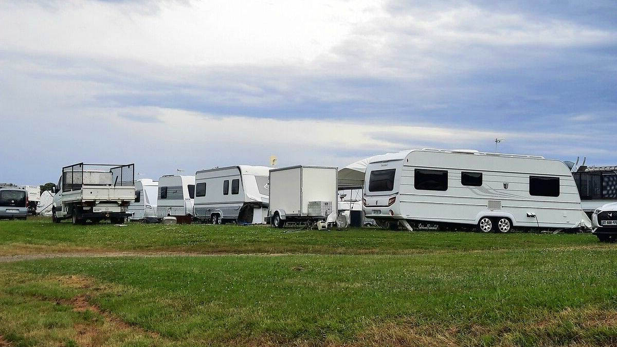 Gens du voyage : 200 caravanes illégalement installées à Marguerittes : la fête votive perturbée, le maire réagit