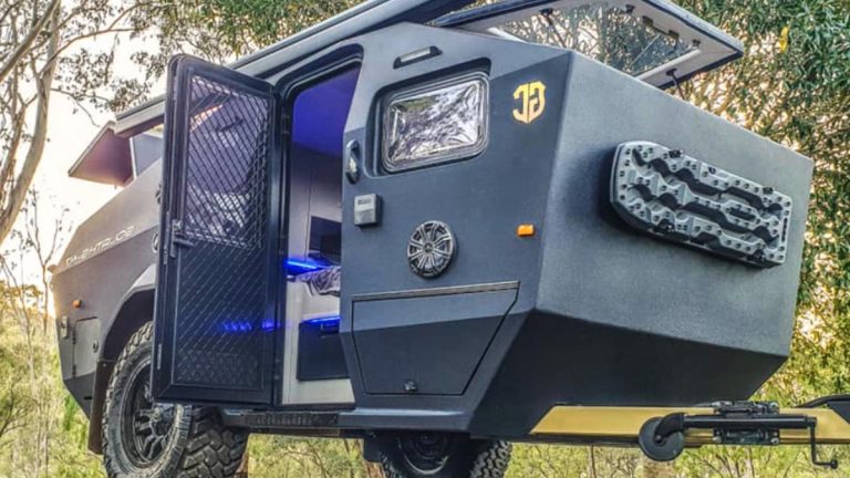 Goliath G-47 : la mini-caravane Teardrop tout-terrain au look de tank blindé