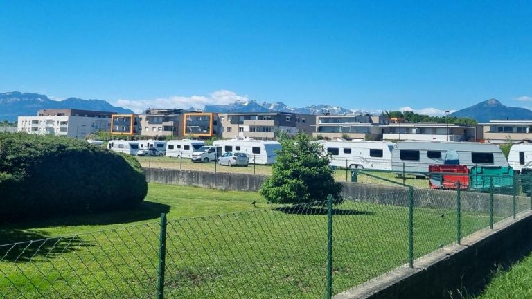 Les caravanes se multiplient autour de cette aire de jeux : la situation se tend route des Fontaines, deux procédures en cours
