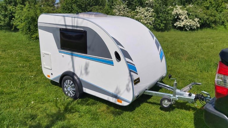 Mini Tommy de Tomplan : la mini-caravane stylée à 6 500 € idéale pour voyager léger et confortablement