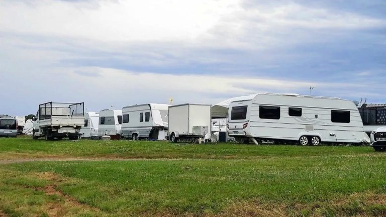 Occupation illégale des gens du voyage dans la Drôme : la justice autorise l’expulsion et inflige 1 000 € d’amende par jour par caravane