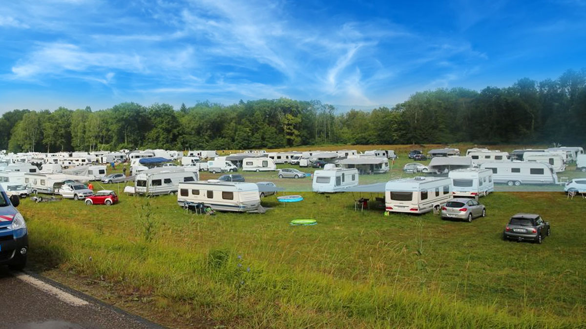Plus de 250 caravanes des gens du voyage installées illégalement dans cette commune malgré des aires de passage libres