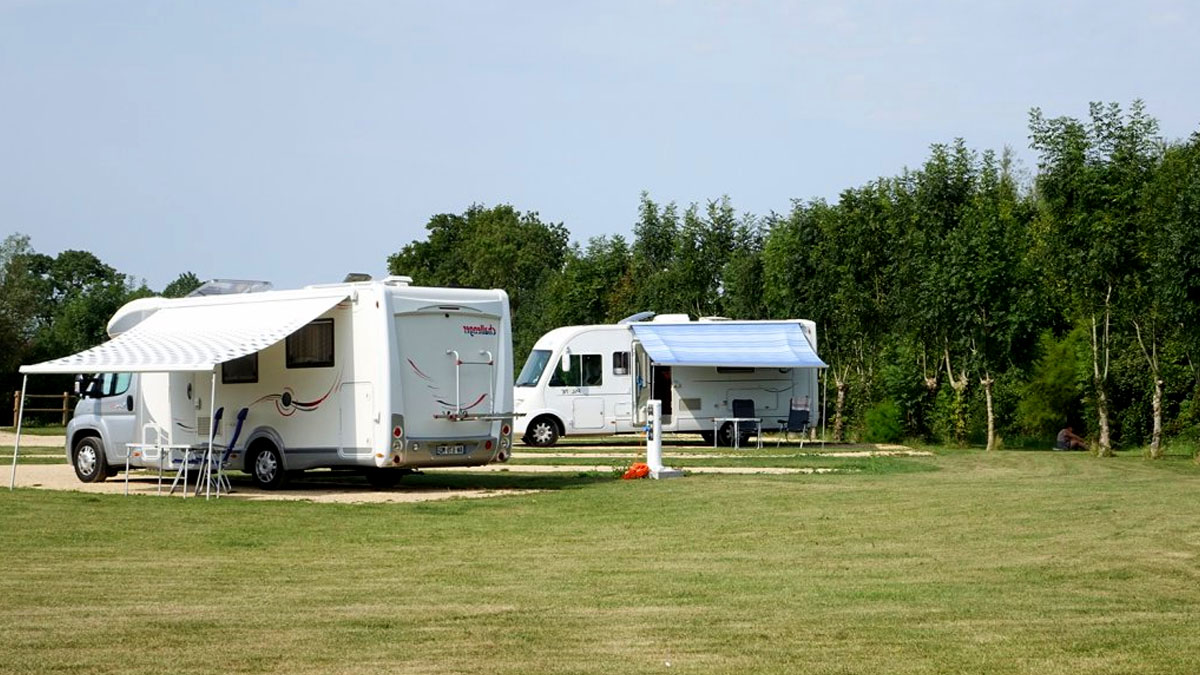 Succès fou à La Rochelle : l’aire pour camping-cars affiche complet avant même la haute saison