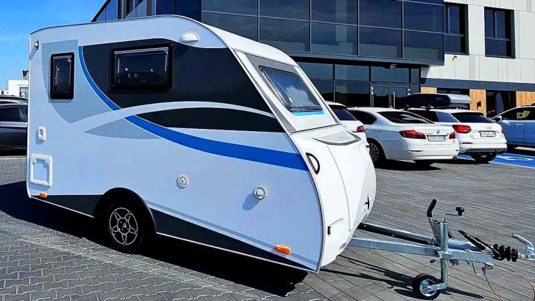 Tommy BD : une mini-caravane légère de 750 kg aménagée comme un vrai studio