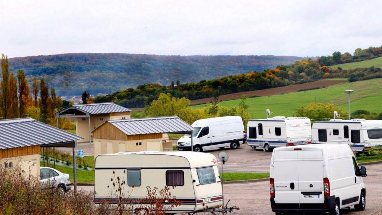 Toulouse : une école contrainte de fermer pour des raisons de sécurité après l'installation illégale de 200 caravanes de gens du voyage